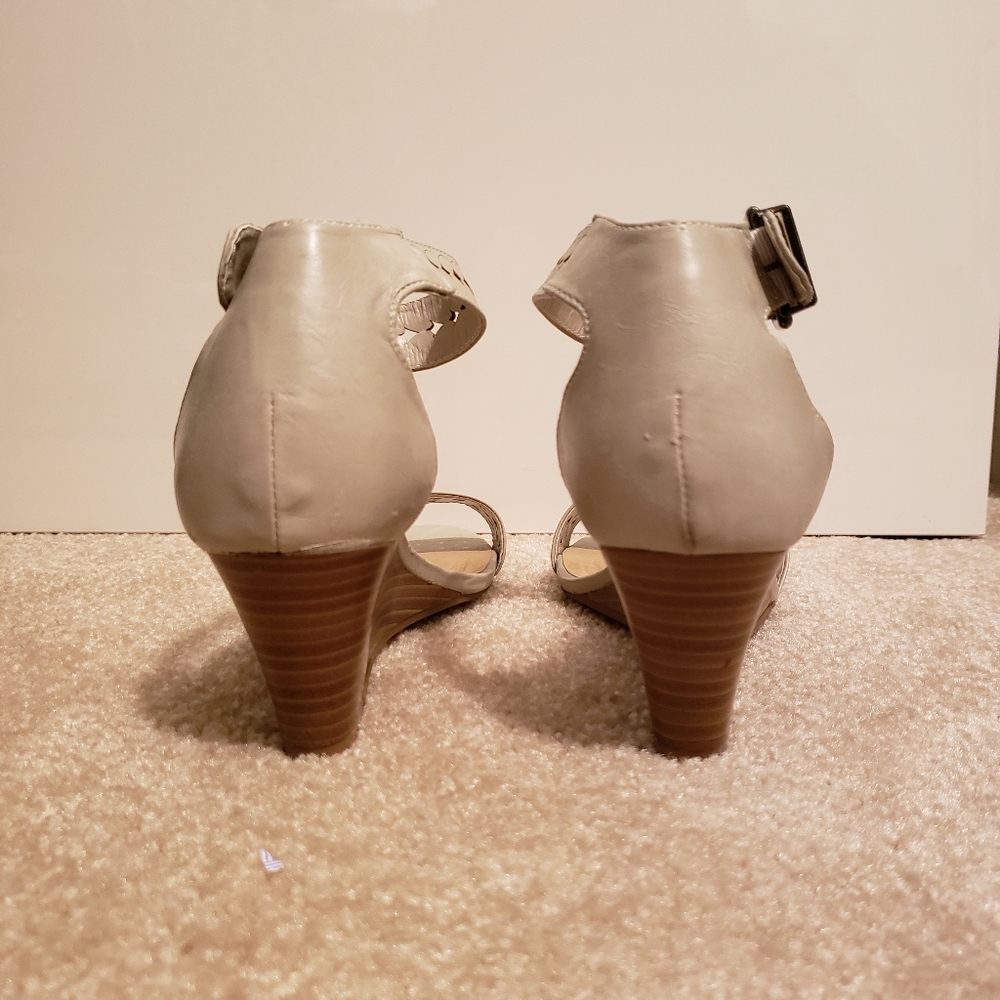 Sandal - Picture 3 of 7